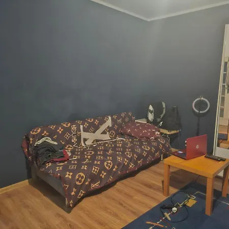 At Naukowa Apartment *